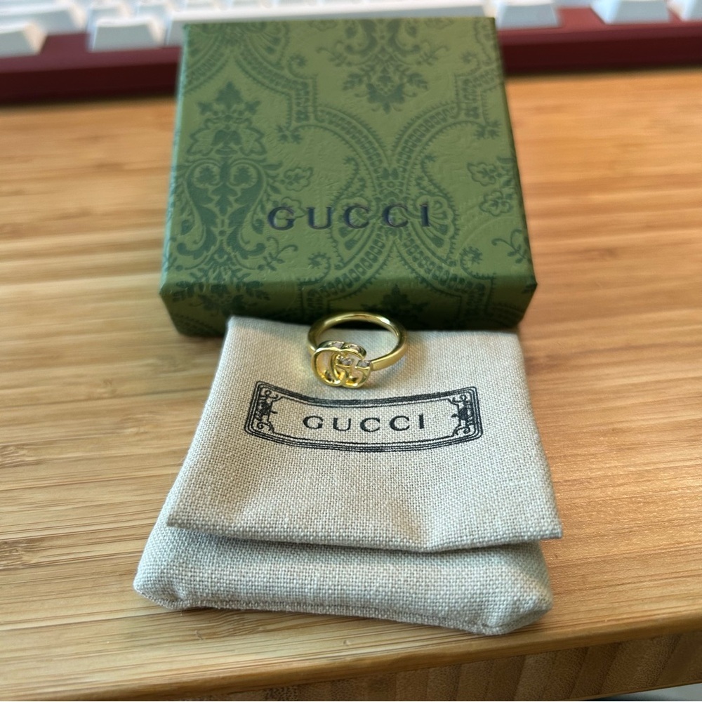 GUCCI DOUBLE G LOGO RING SIZE 8